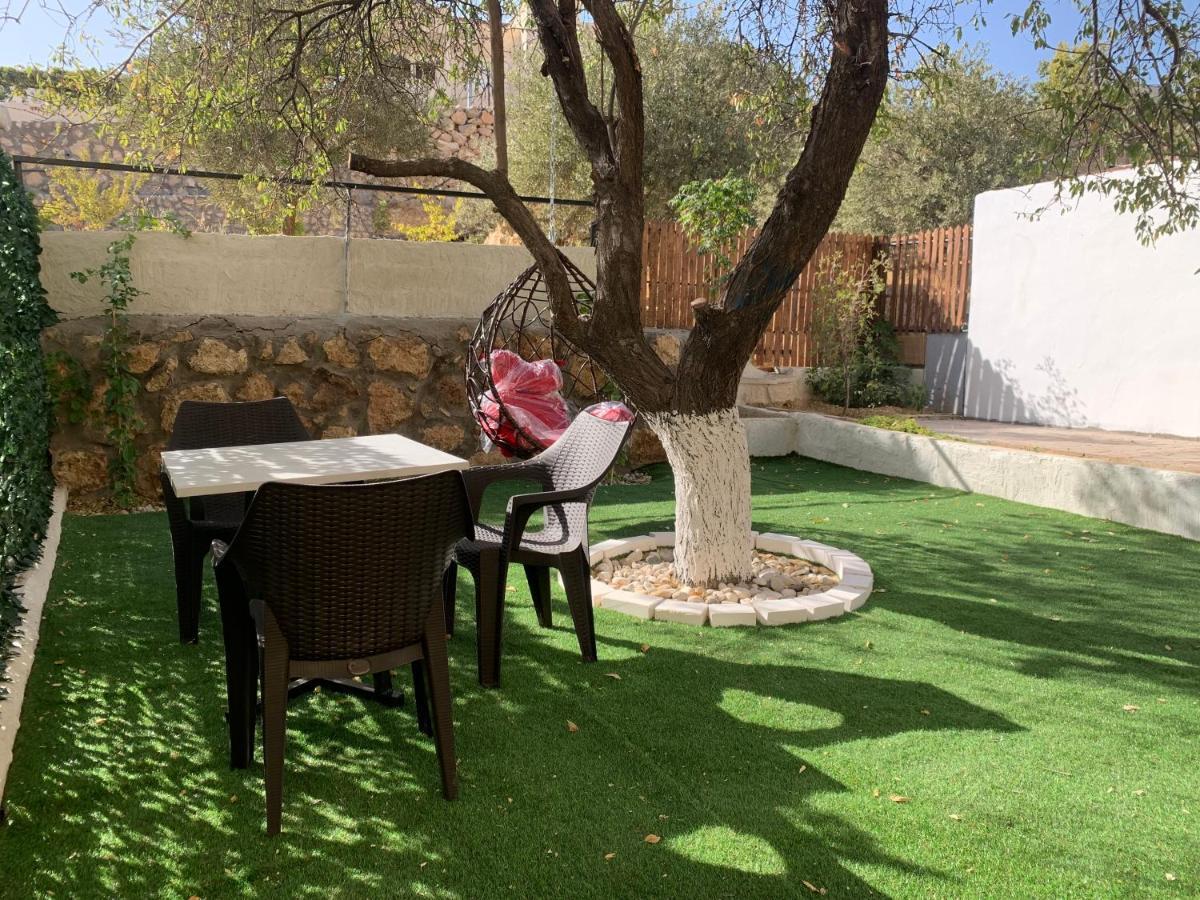Tayoon Host Apartment Jarash Exterior photo